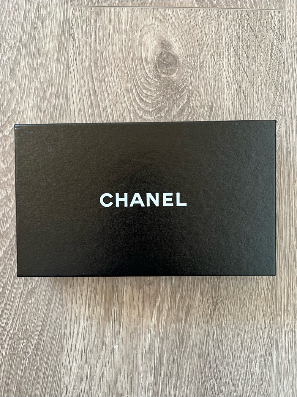 Chanel Box (BB385)